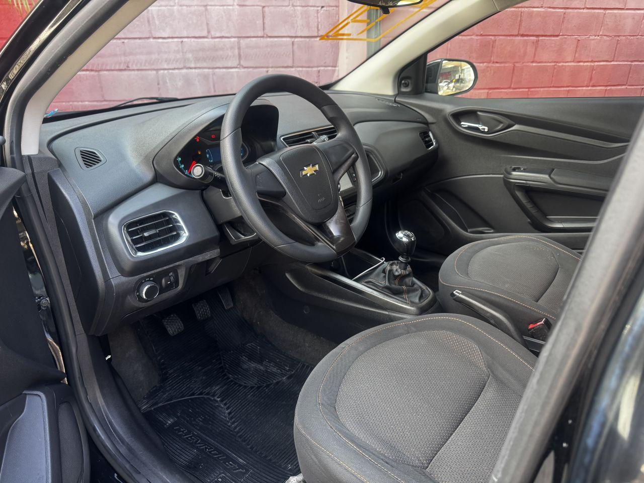 CHEVROLET Onix Hatch - Foto