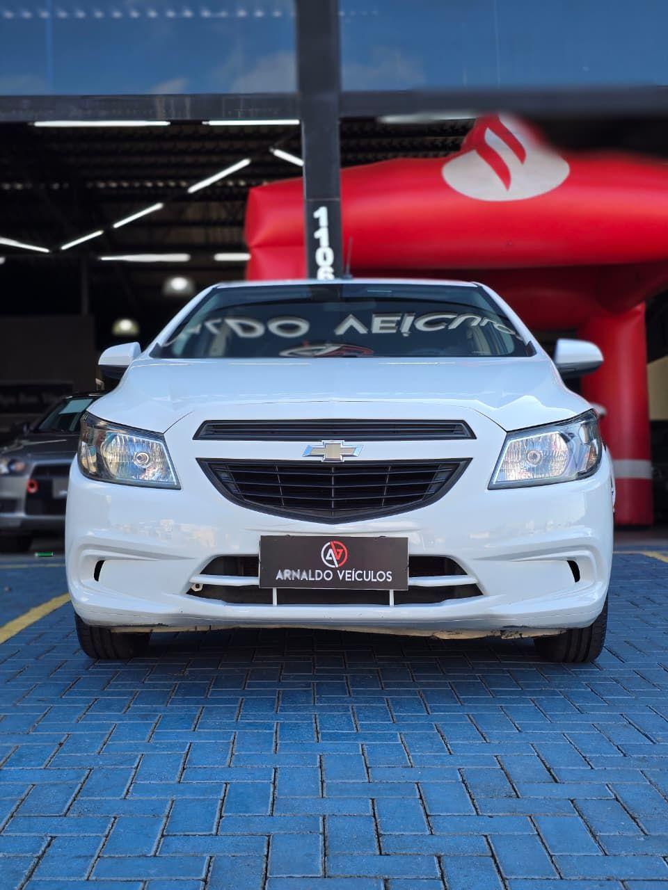 CHEVROLET Onix Hatch - Foto