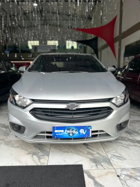 CHEVROLET Onix Hatch - Foto