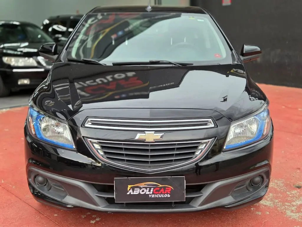 CHEVROLET Onix Hatch - Foto