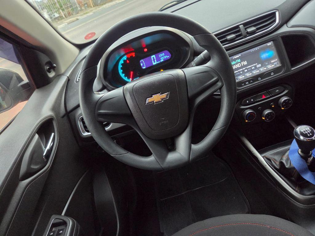 CHEVROLET Onix Hatch - Foto