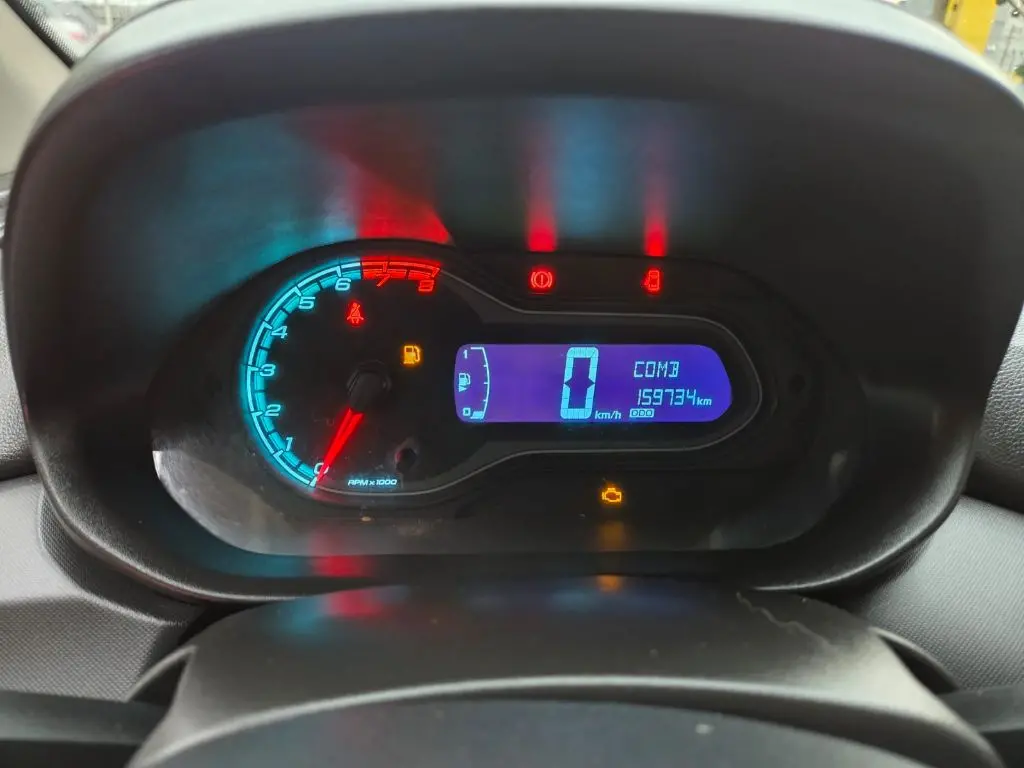 CHEVROLET Onix Hatch - Foto