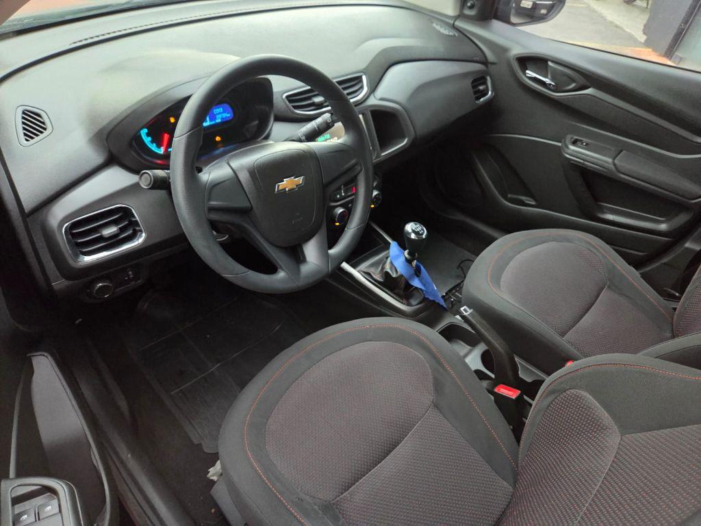 CHEVROLET Onix Hatch - Foto