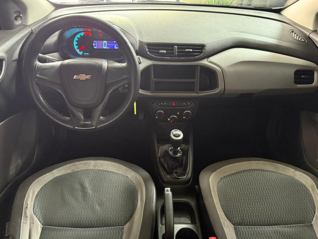 CHEVROLET Onix Hatch - Foto