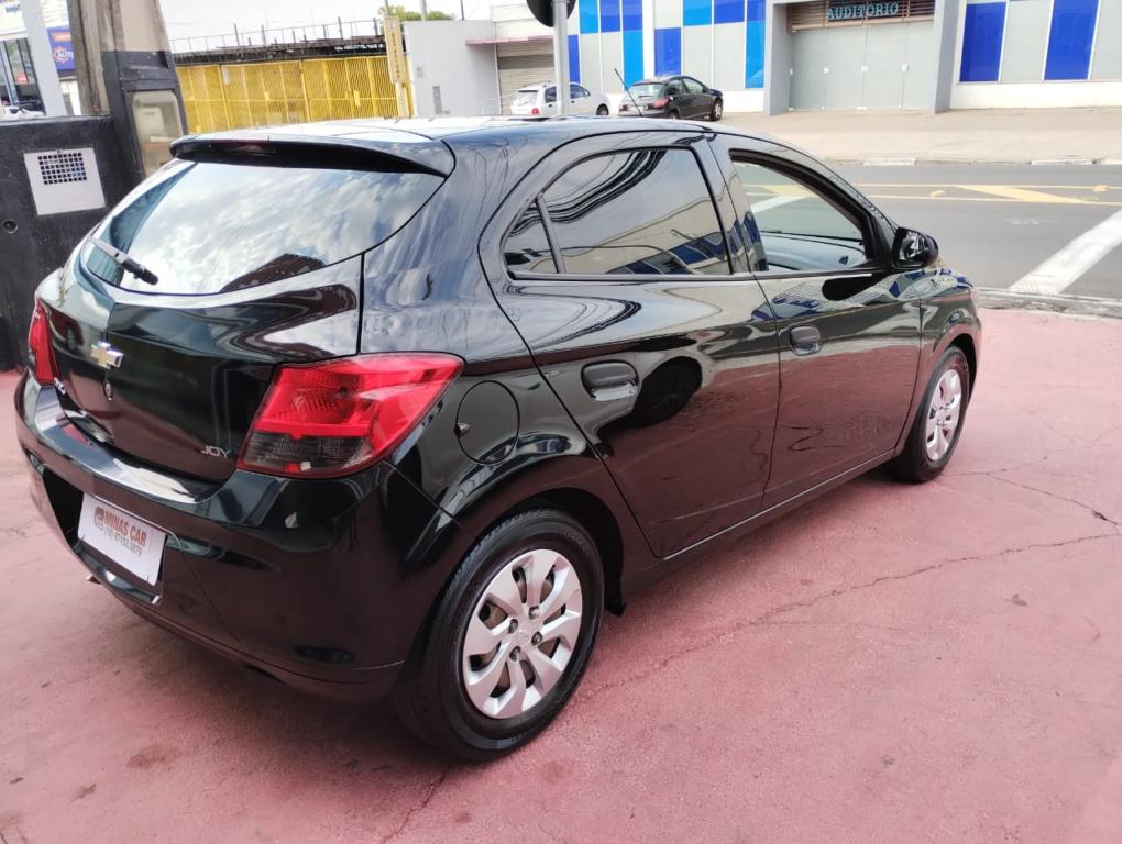 CHEVROLET Onix Hatch - Foto