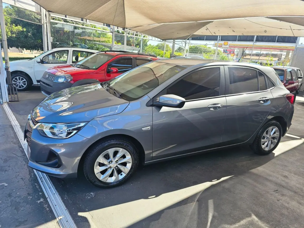 CHEVROLET Onix Hatch - Foto