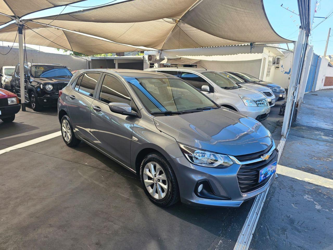 CHEVROLET Onix Hatch - Foto