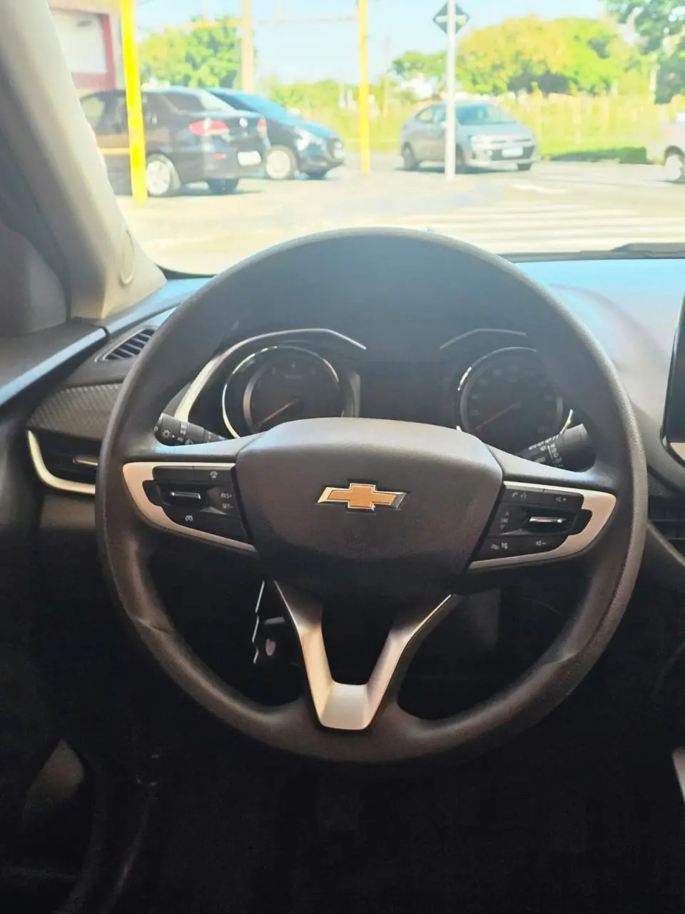 CHEVROLET Onix Hatch - Foto