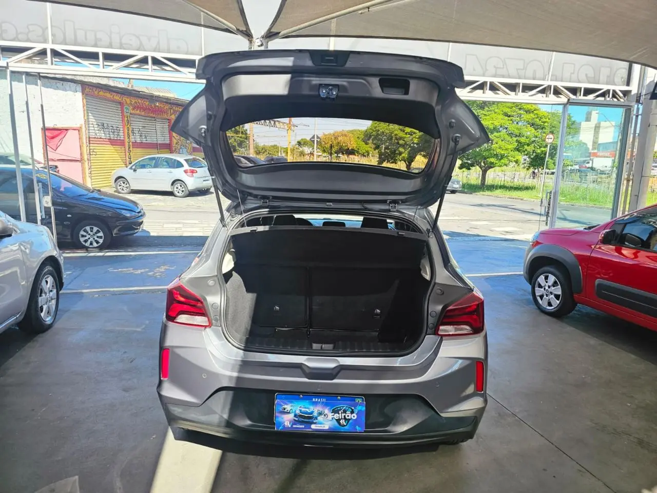 CHEVROLET Onix Hatch - Foto