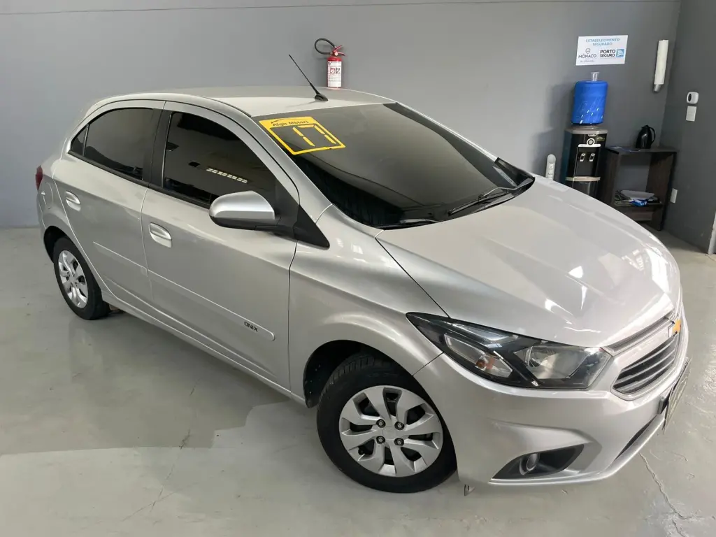 CHEVROLET Onix Hatch