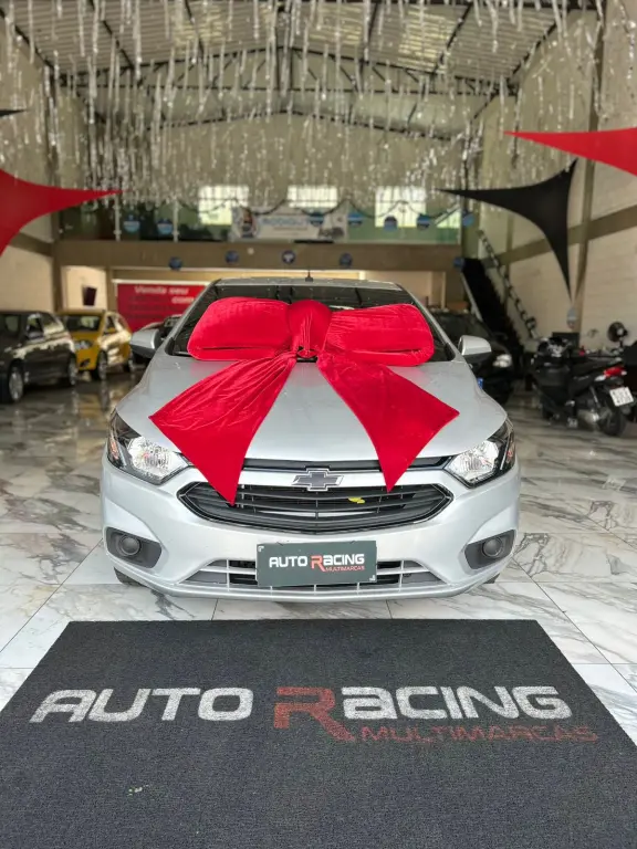 CHEVROLET Onix Hatch - Foto