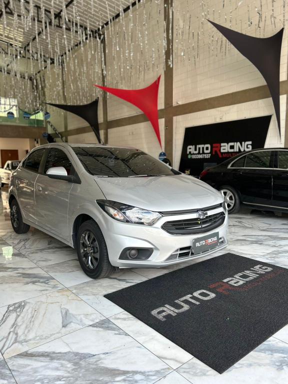 CHEVROLET Onix Hatch - Foto