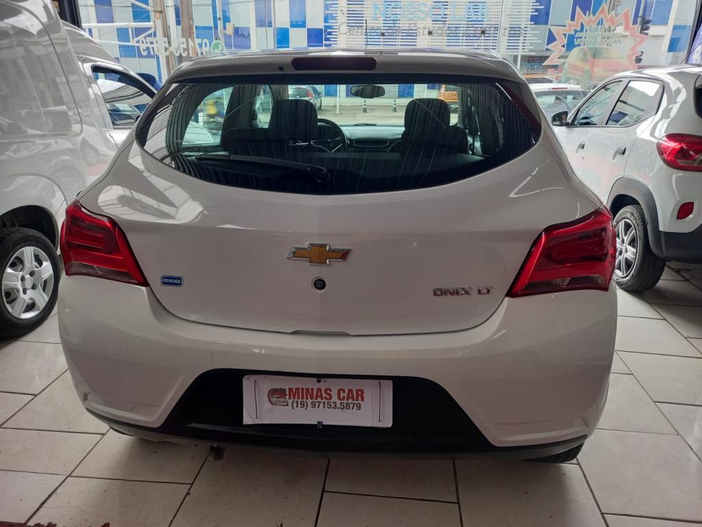 CHEVROLET Onix Hatch - Foto