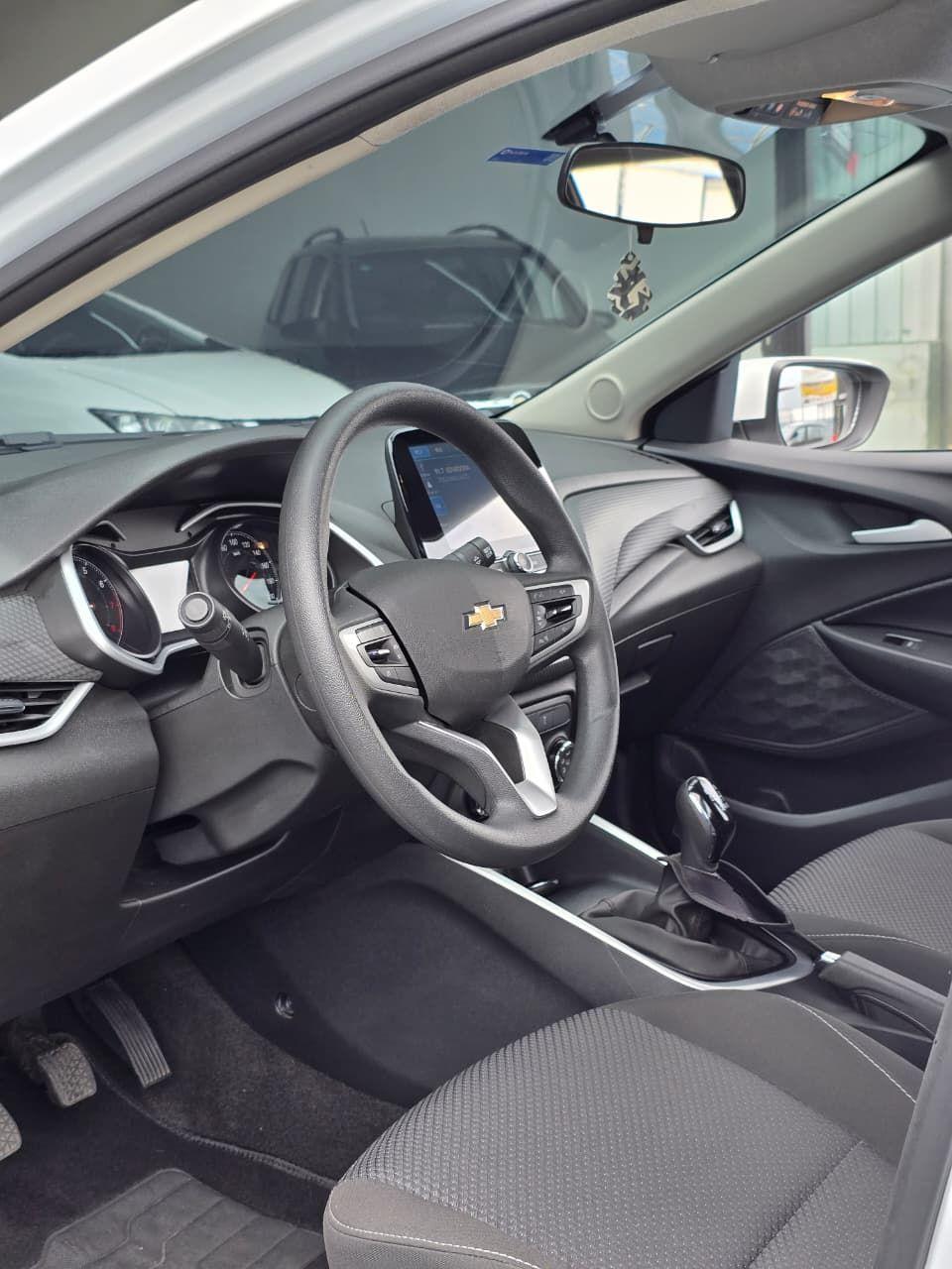 CHEVROLET Onix Hatch - Foto