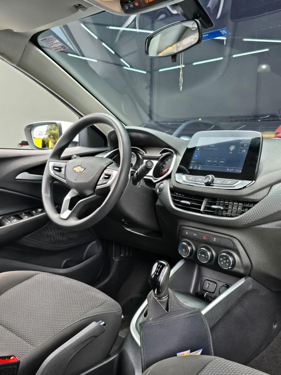 CHEVROLET Onix Hatch - Foto