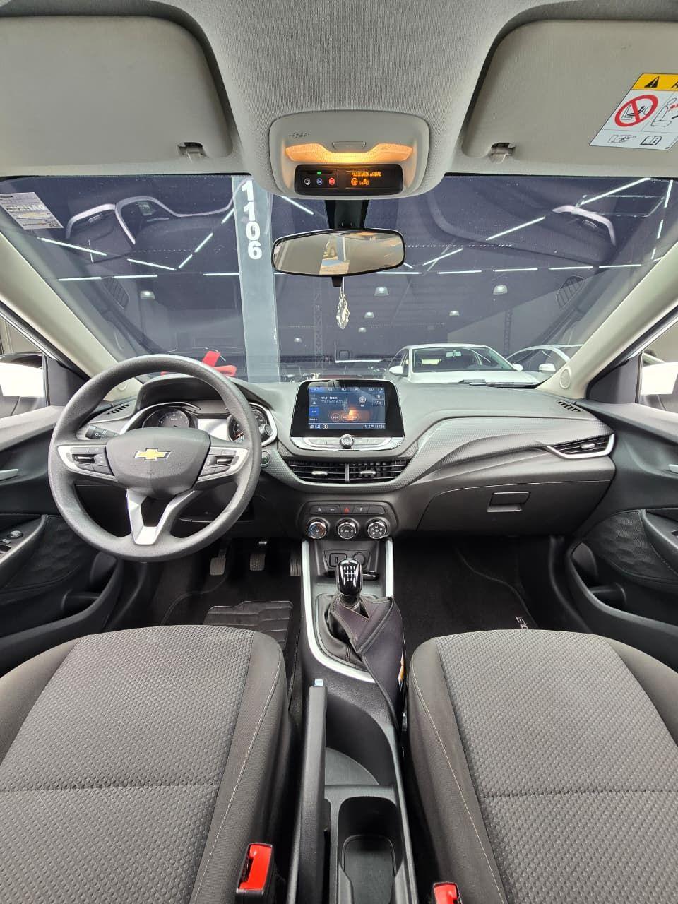 CHEVROLET Onix Hatch - Foto