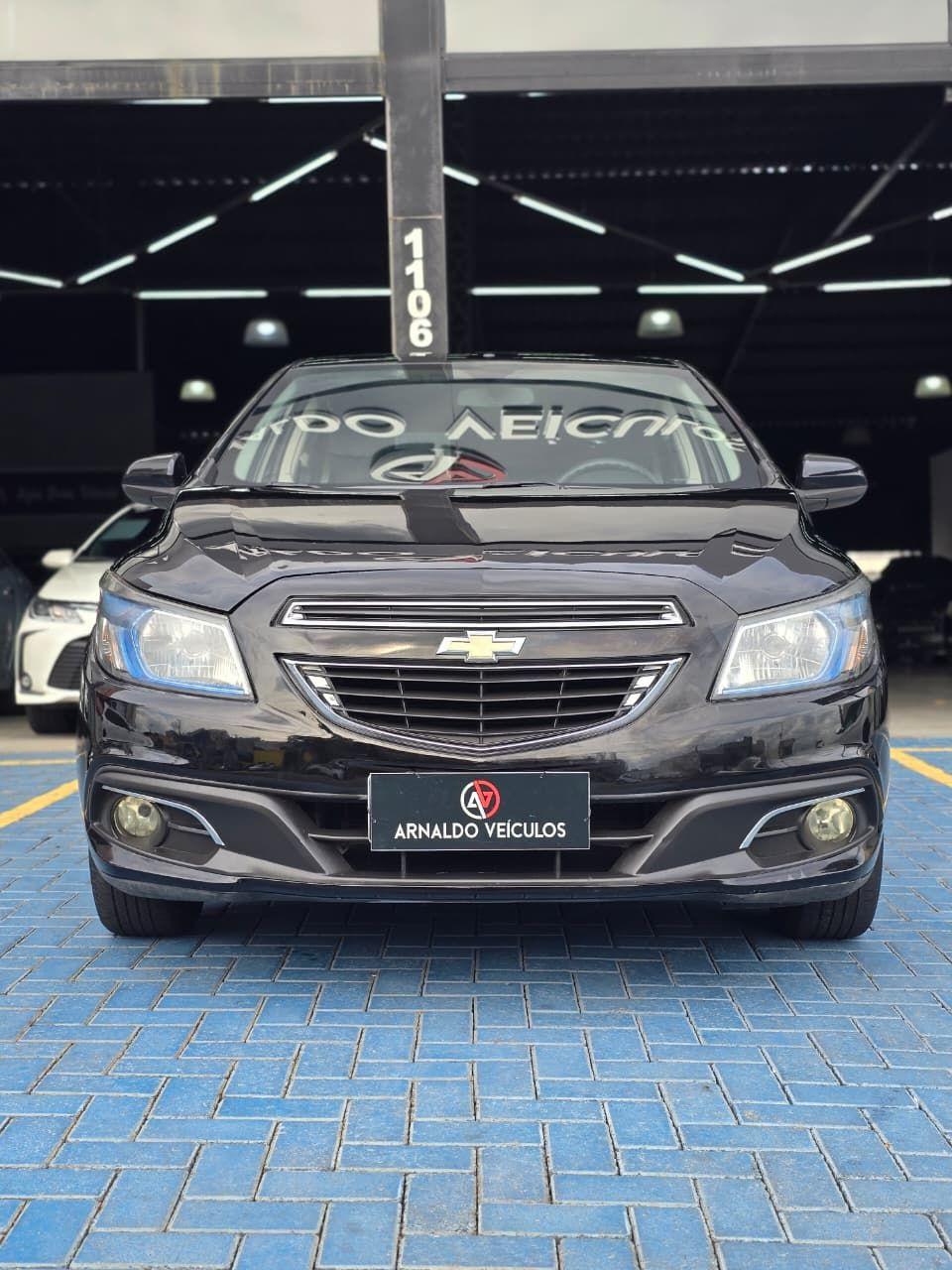 CHEVROLET Onix Hatch - Foto