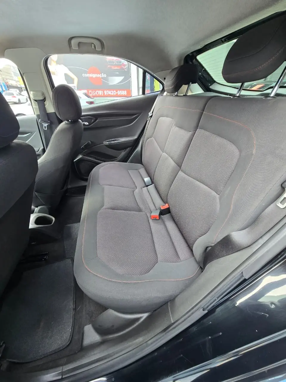 CHEVROLET Onix Hatch - Foto