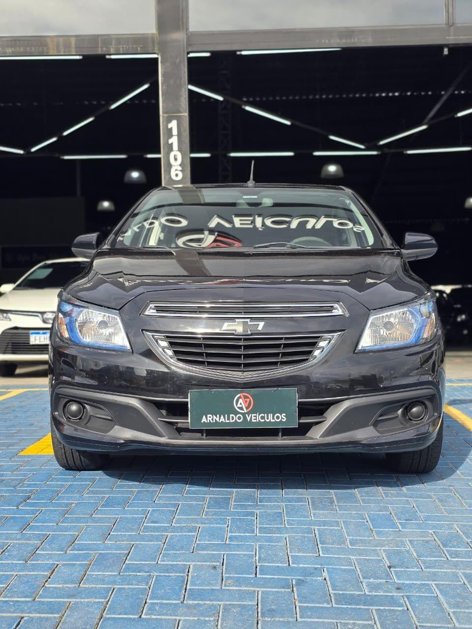 CHEVROLET Onix Hatch - Foto