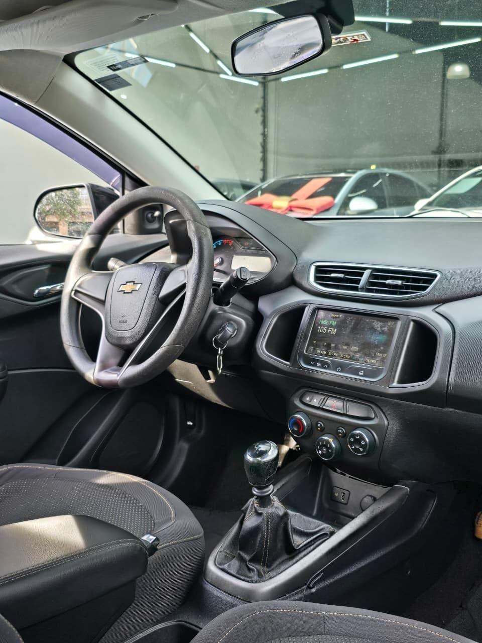 CHEVROLET Onix Hatch - Foto