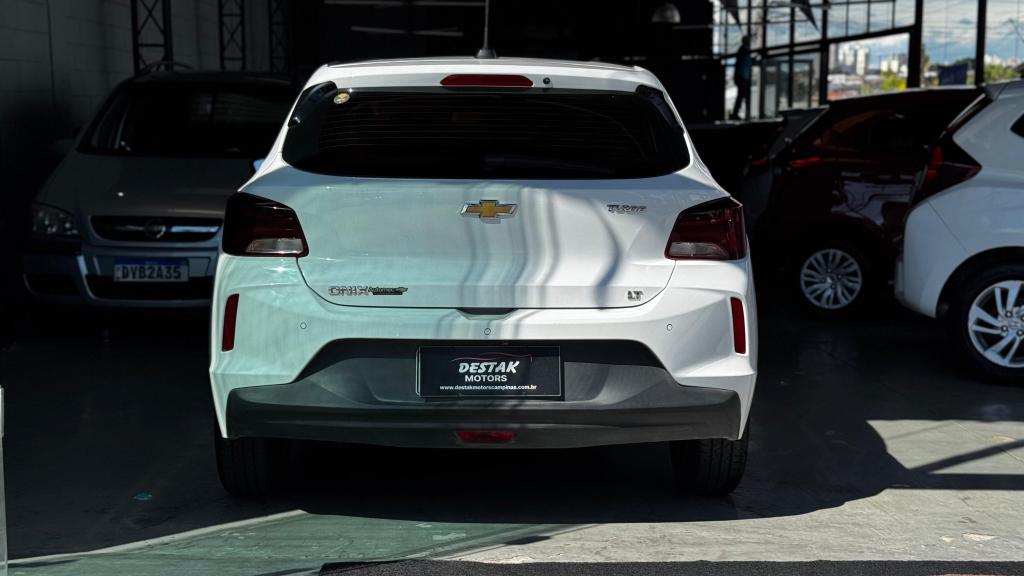 CHEVROLET Onix Hatch - Foto