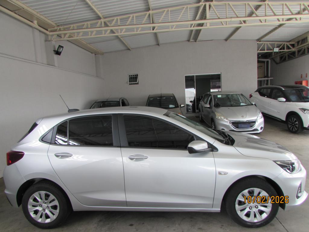 CHEVROLET Onix Hatch - Foto