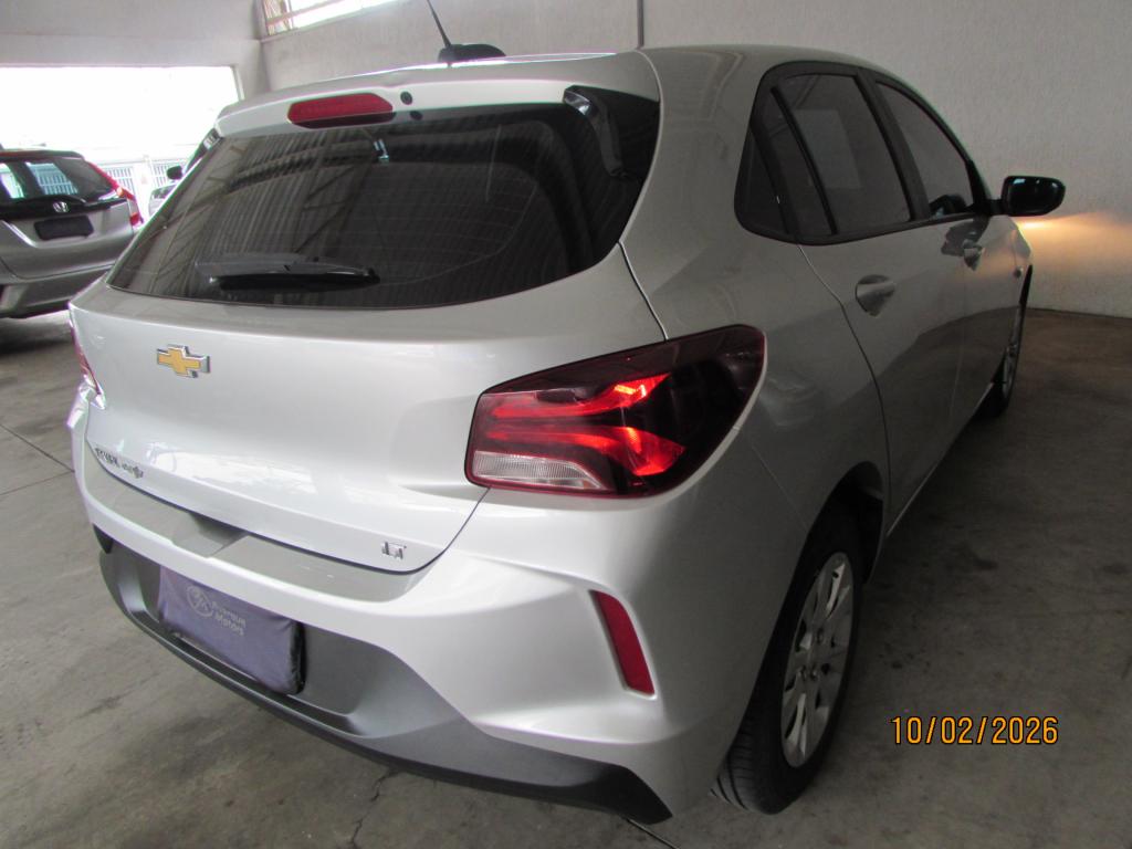 CHEVROLET Onix Hatch - Foto