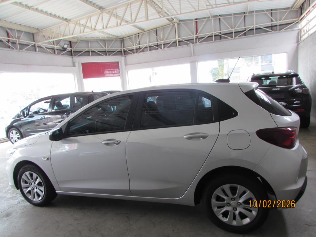 CHEVROLET Onix Hatch - Foto