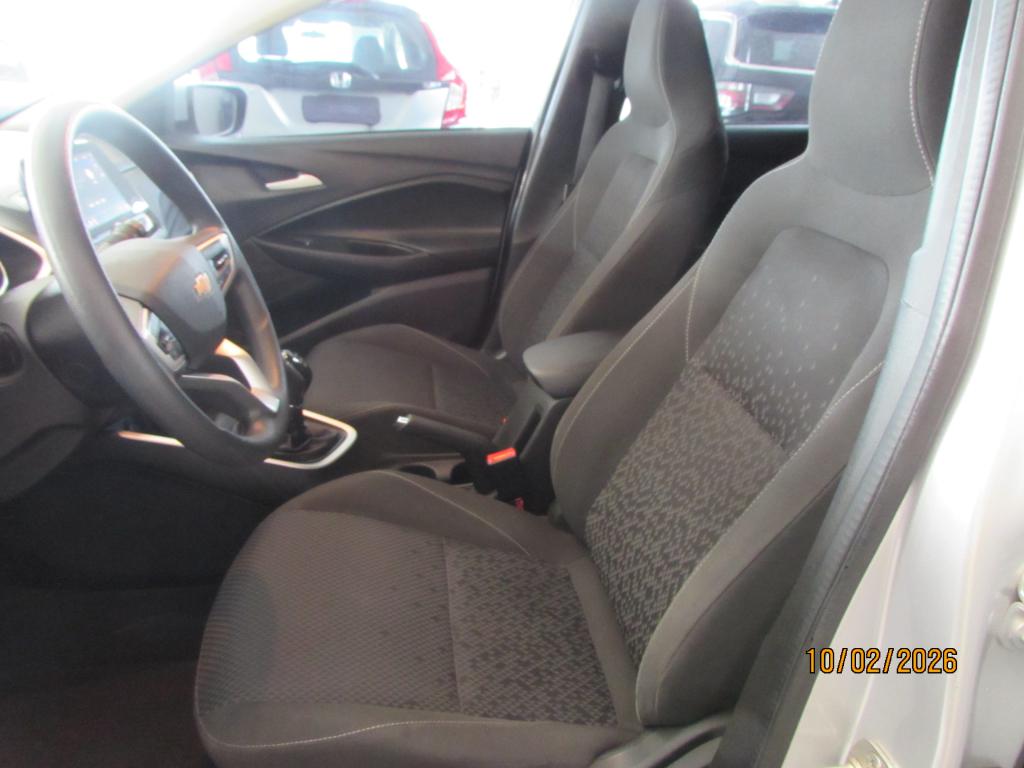 CHEVROLET Onix Hatch - Foto