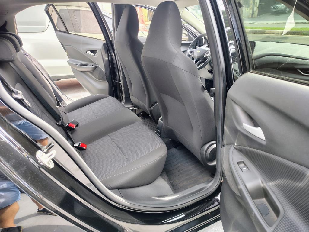 CHEVROLET Onix Hatch - Foto
