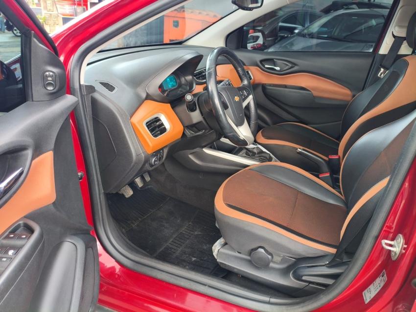 CHEVROLET Onix Hatch - Foto