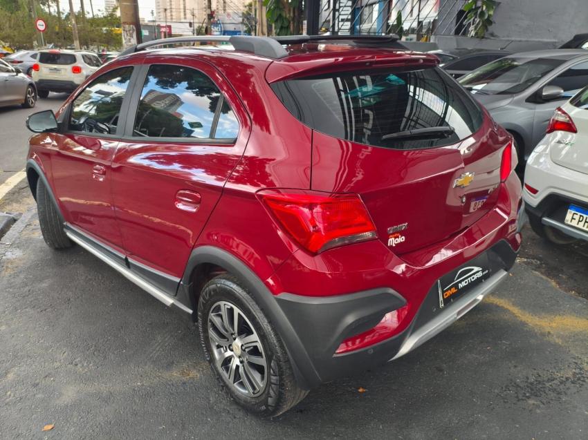 CHEVROLET Onix Hatch - Foto