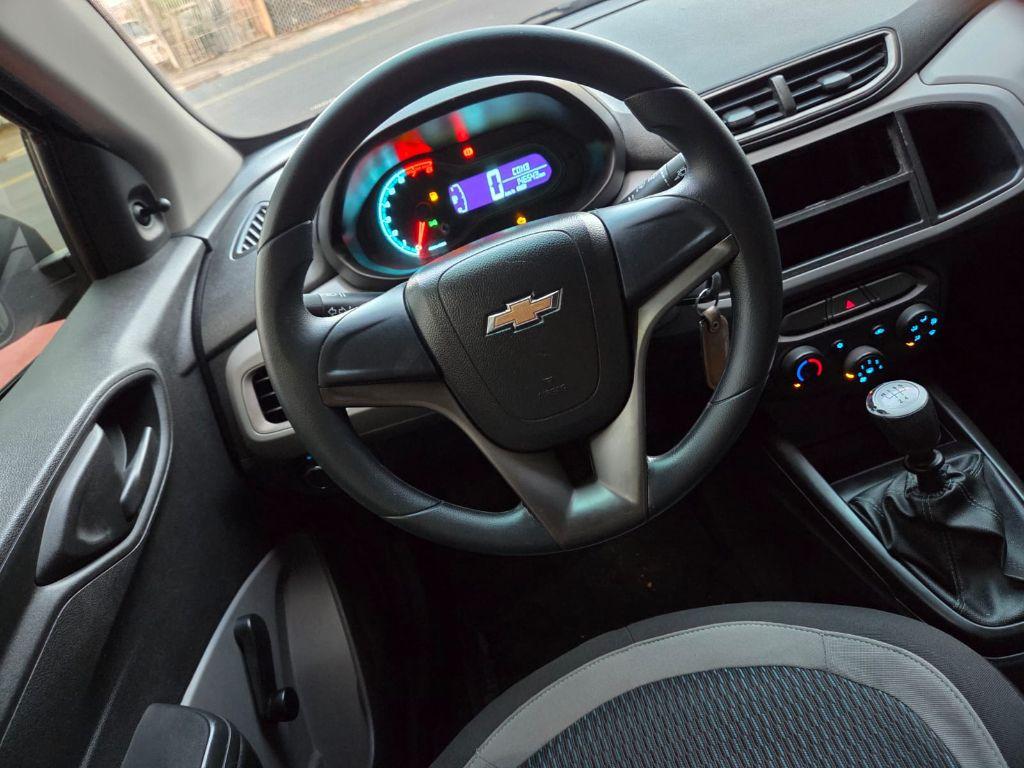 CHEVROLET Onix Hatch - Foto