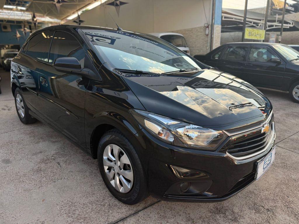 CHEVROLET Onix Hatch - Foto