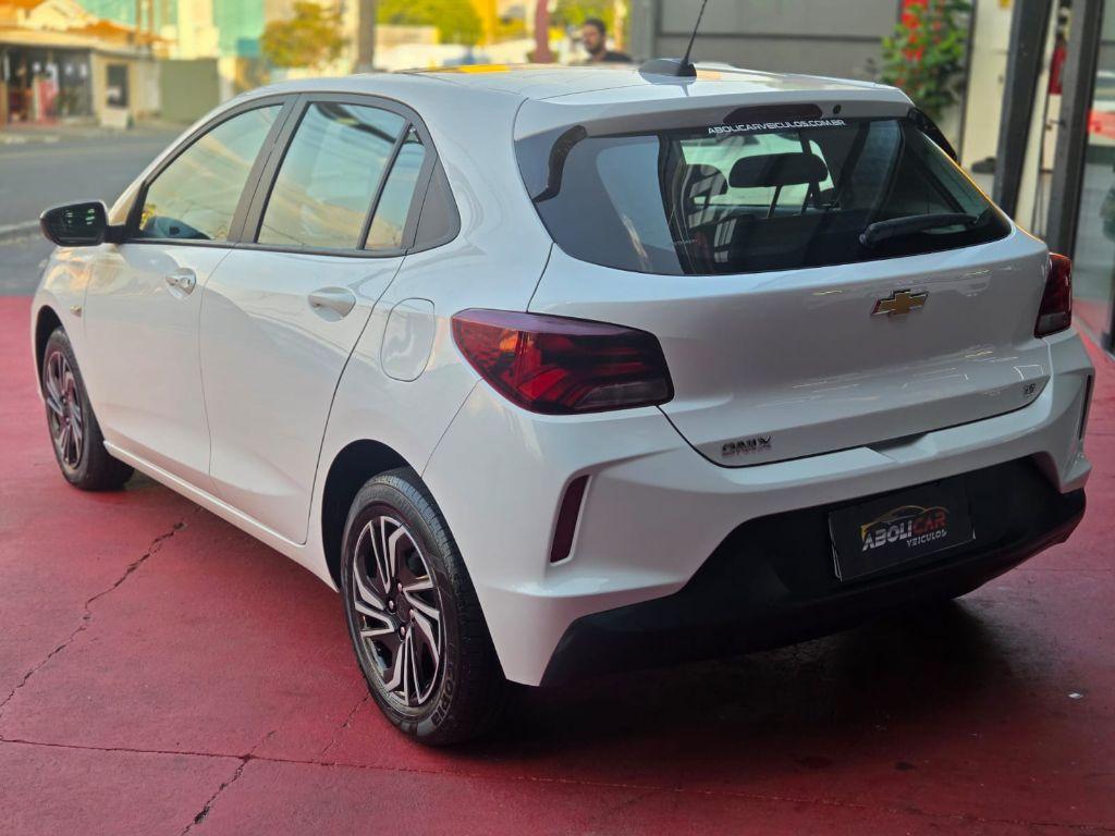 CHEVROLET Onix Hatch - Foto