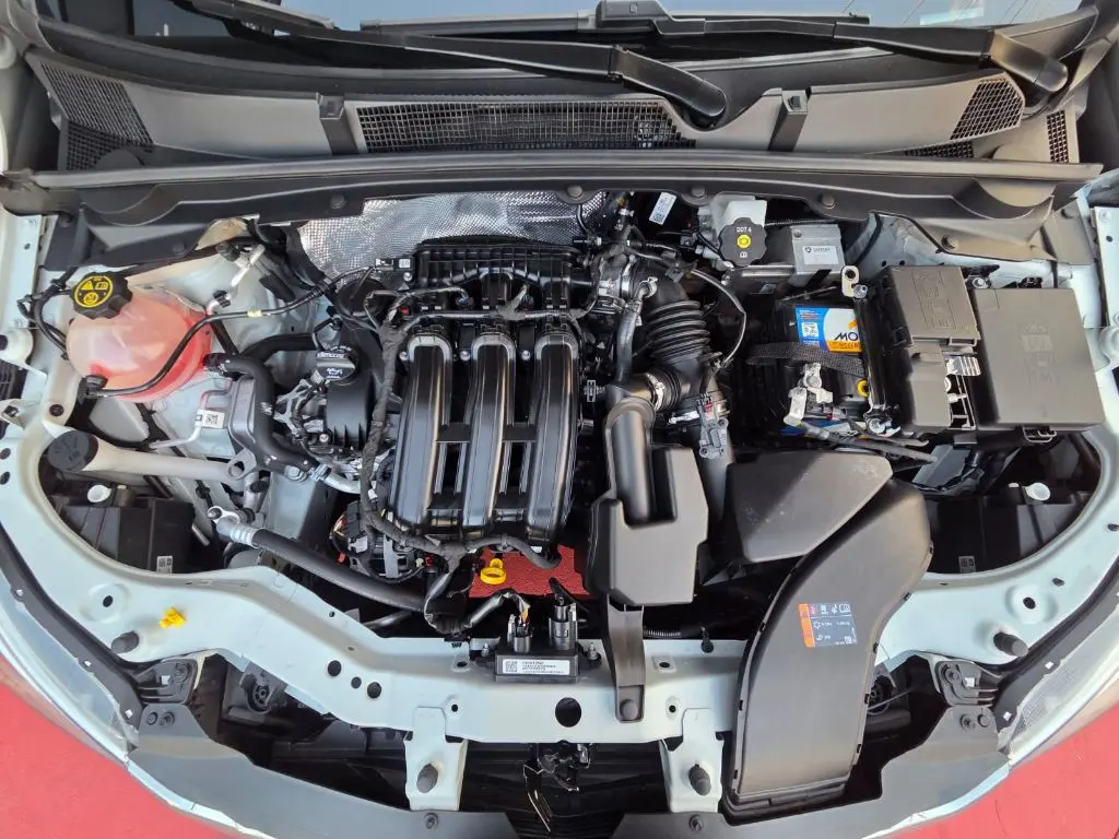 CHEVROLET Onix Hatch - Foto