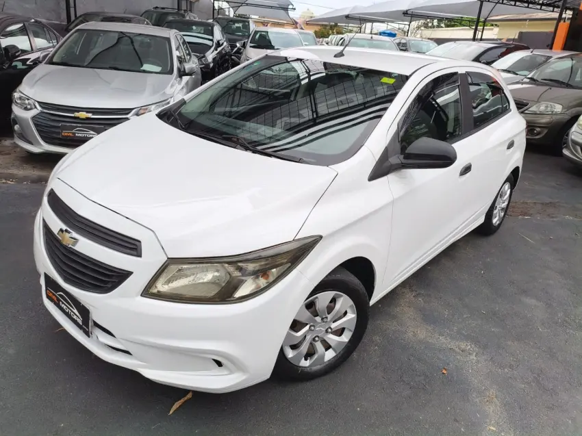 CHEVROLET Onix Hatch - Foto