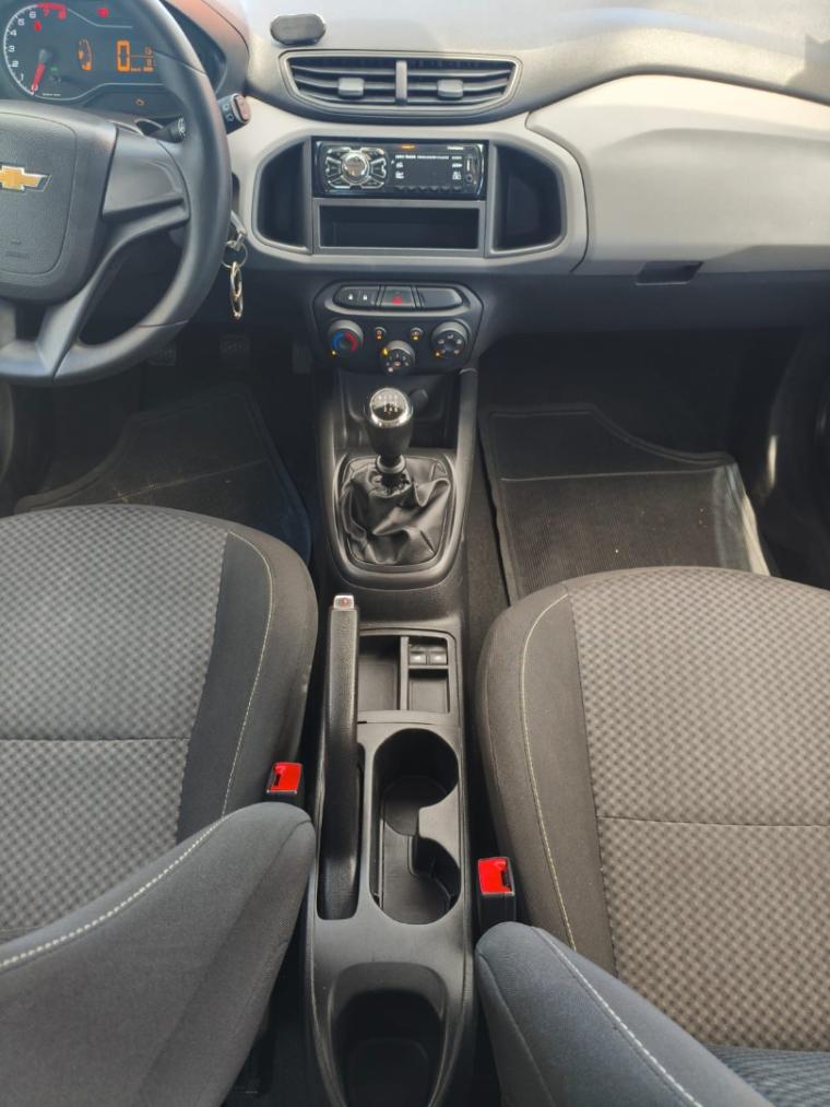 CHEVROLET Onix Hatch - Foto