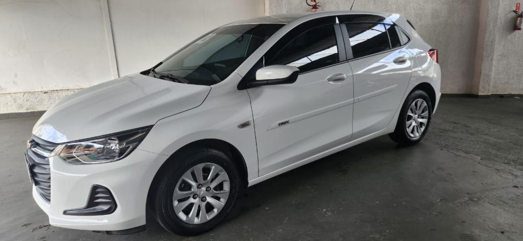 CHEVROLET Onix Hatch - Foto