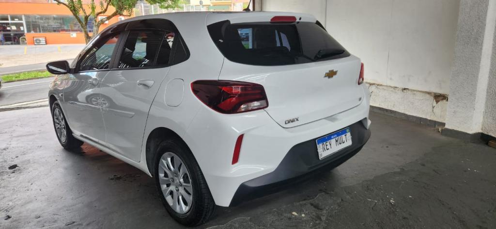 CHEVROLET Onix Hatch - Foto