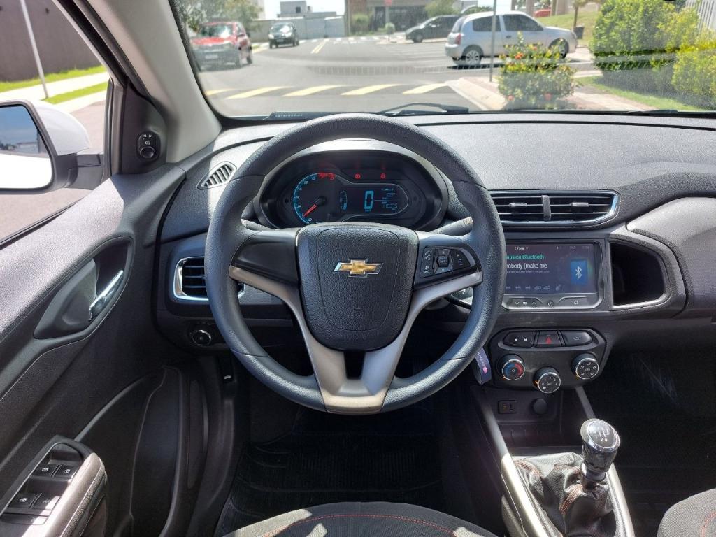 CHEVROLET Onix Hatch - Foto