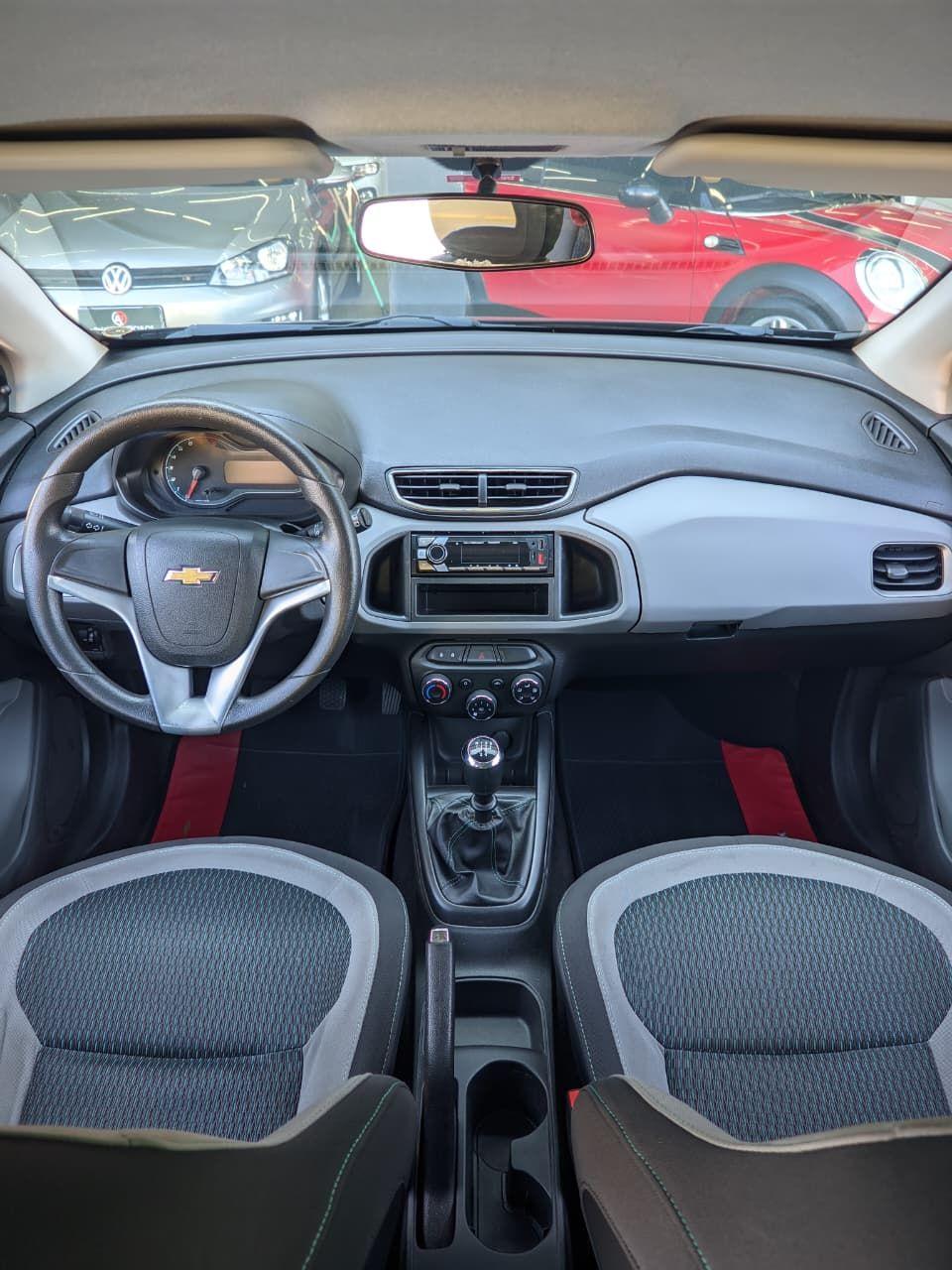 CHEVROLET Onix Hatch - Foto