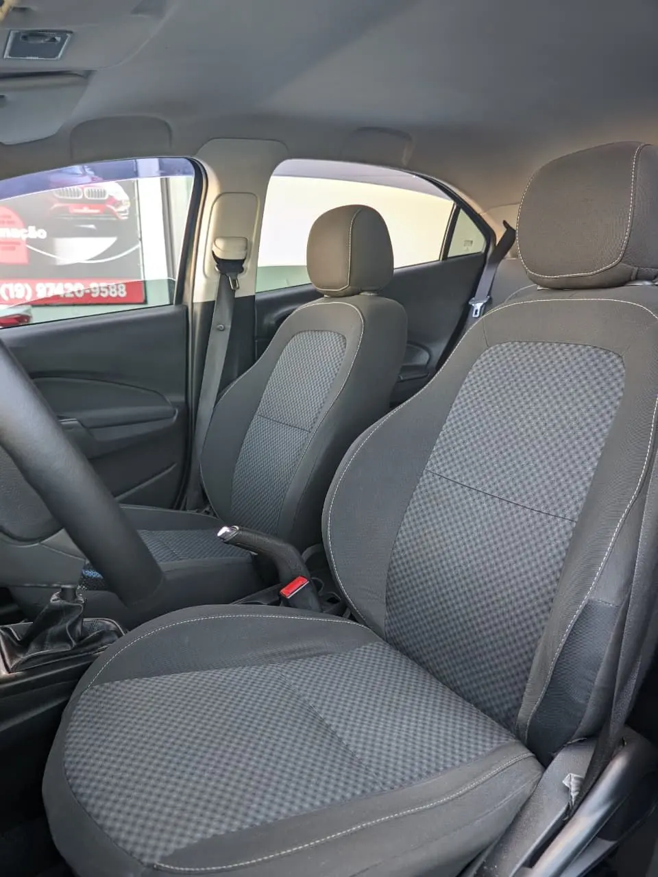 CHEVROLET Onix Hatch - Foto