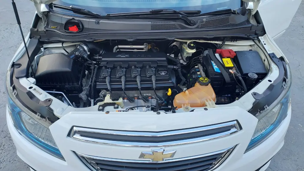 CHEVROLET Onix Hatch - Foto