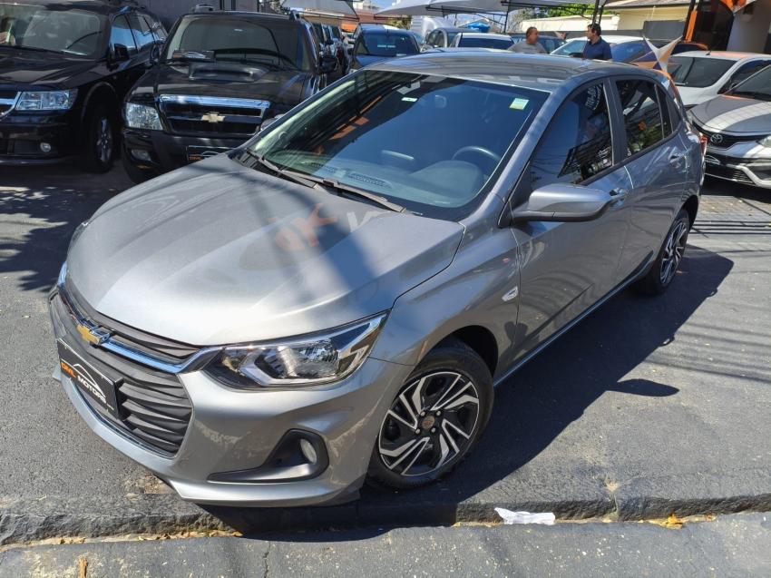 CHEVROLET Onix Hatch - Foto