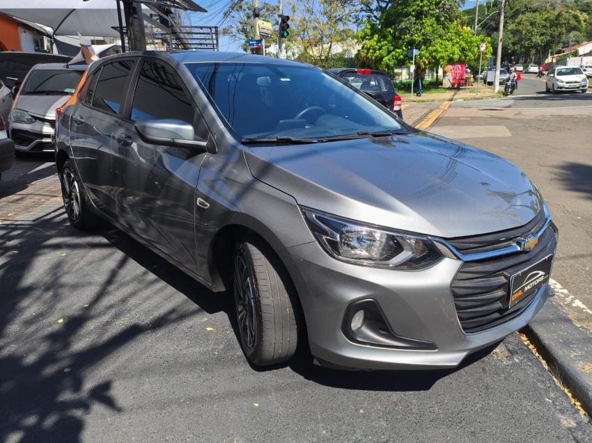 CHEVROLET Onix Hatch - Foto