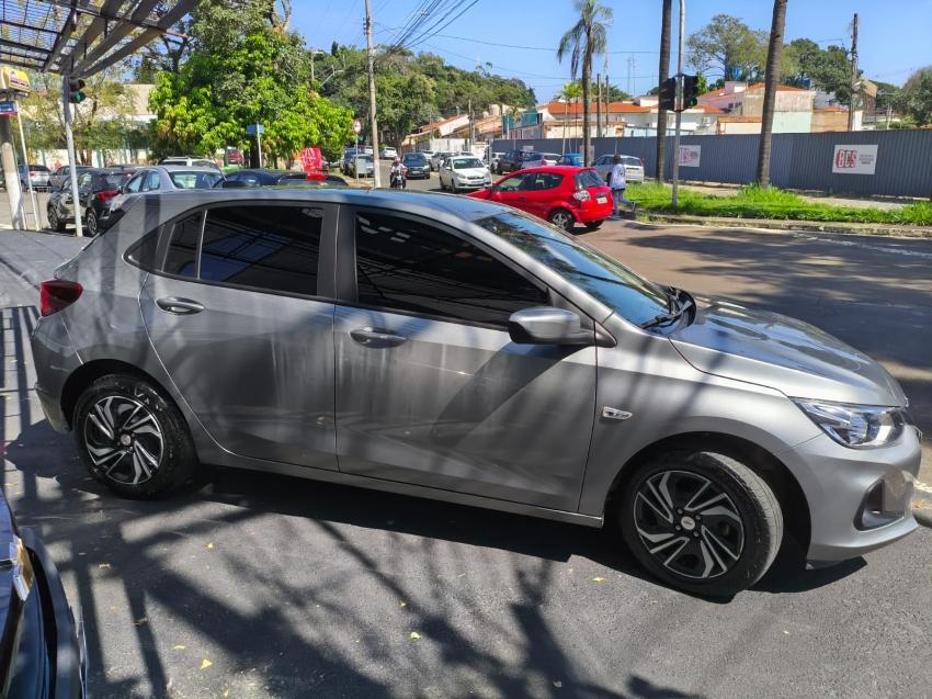 CHEVROLET Onix Hatch - Foto