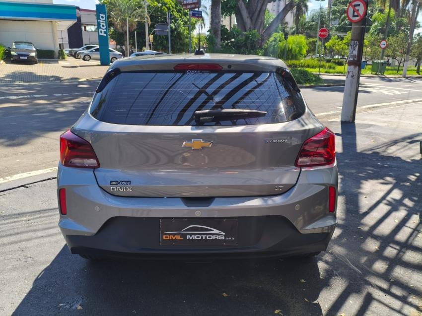 CHEVROLET Onix Hatch - Foto