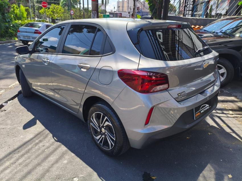 CHEVROLET Onix Hatch - Foto
