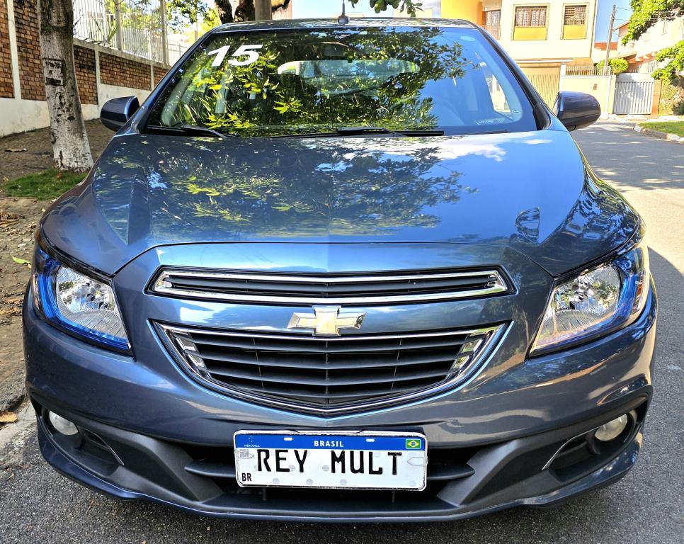 CHEVROLET Onix Hatch - Foto